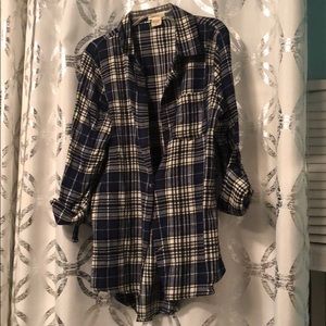 Plaid navy shirt size medium